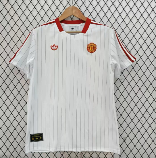 Fan version 26/27 Manchester United retro white-red 