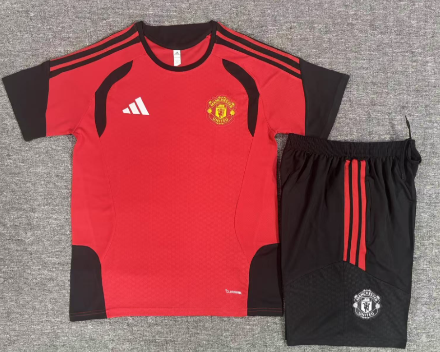 26/27 Manchester United Red Adults Training Kits