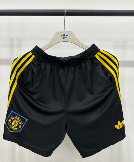 Player version 25/26 Manchester United Second away short