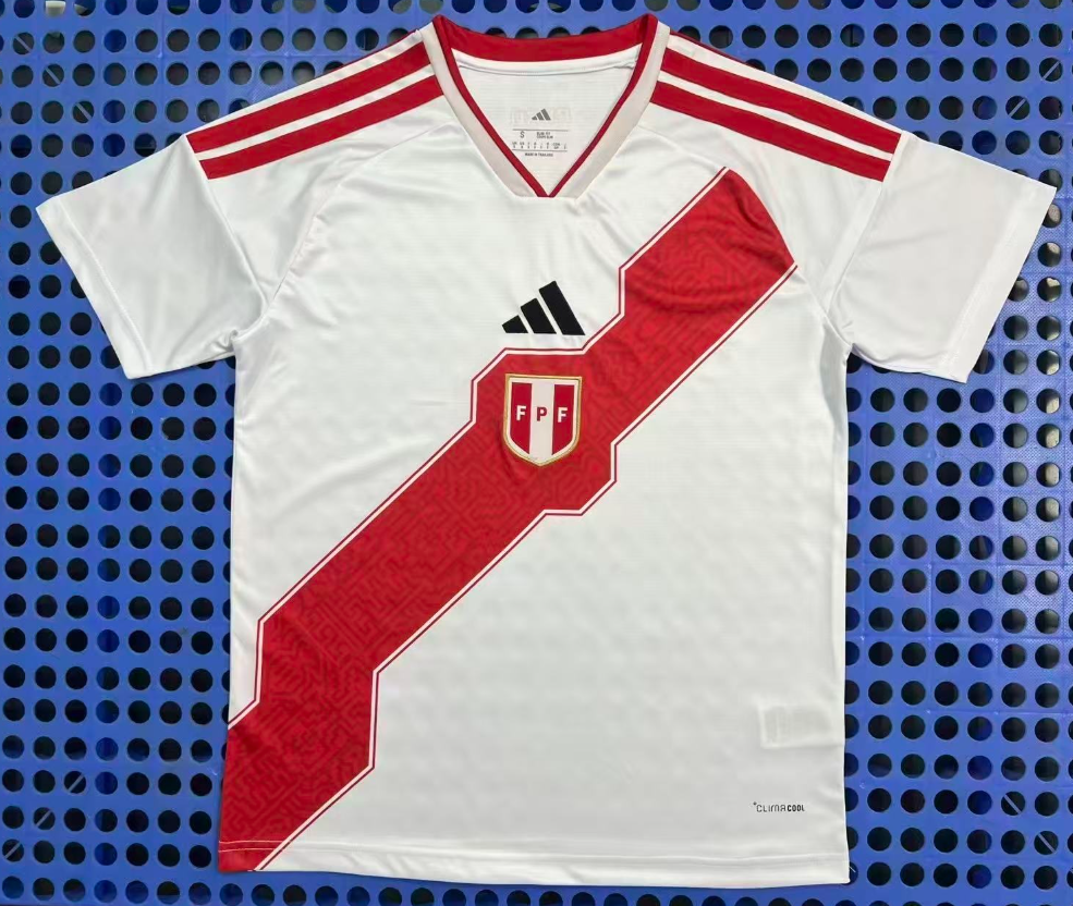 Fans Version 26/27 Peru home